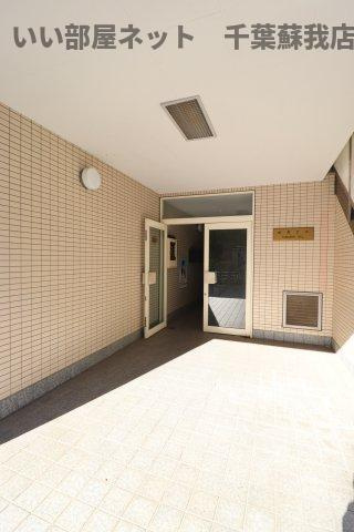 山善ビルのエントランス|落ち着いたエントランスです