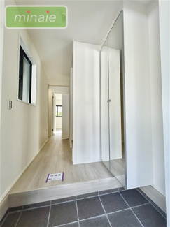 【玄関】 | 津田沼駅14分　ZEH水準住宅　前原西5　全3棟　3号棟 | 販売現地