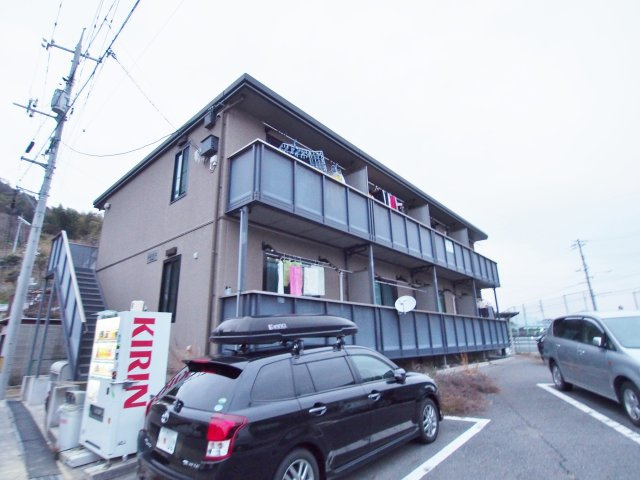 安芸郡坂町横浜中央２丁目のアパート