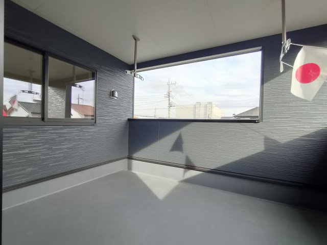 【Cradle Garden】　古河市小堤　第３　全2邸のバルコニー|〇２号棟　バルコニー〇
広々インナーバルコニー♪屋根付きのインナーバルコニーなら、急な雨でも安心です（＾＾）
2025年12月撮影