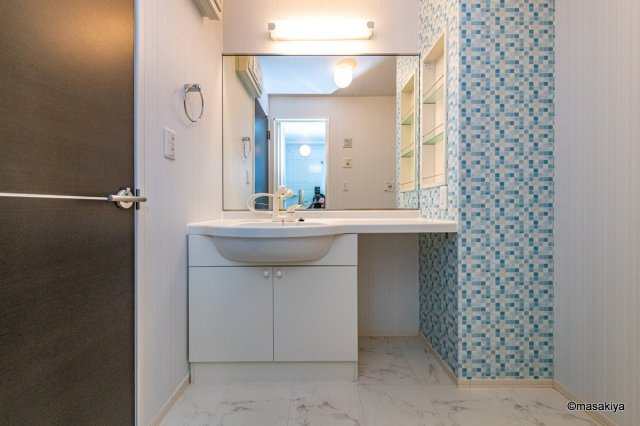 エクセラン昴の洗面所|洗面・脱衣　シャンプードレッサー付き。