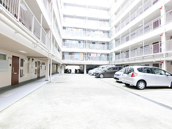 コボリマンション豊中の駐車場