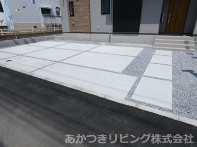 【駐車場】 | 小山市若木町6期 | 毎日使う場所だから広さが重要な駐車場は広々３台駐車可能です♪