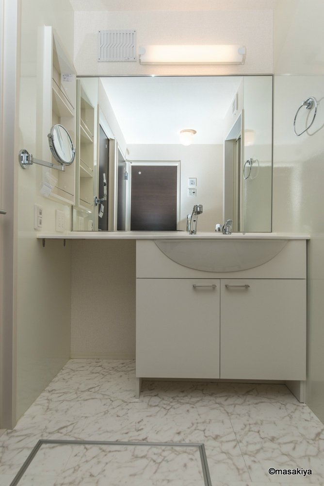 セジュール・アルスの洗面所|洗面・脱衣　シャンプードレッサー付き。