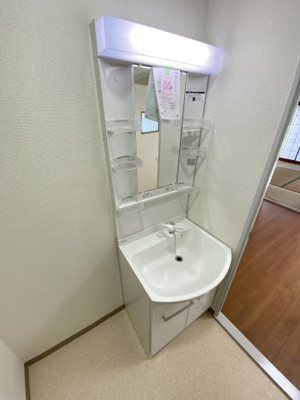 【洗面所】 | メゾン陣屋下 | シャワー付き洗面台