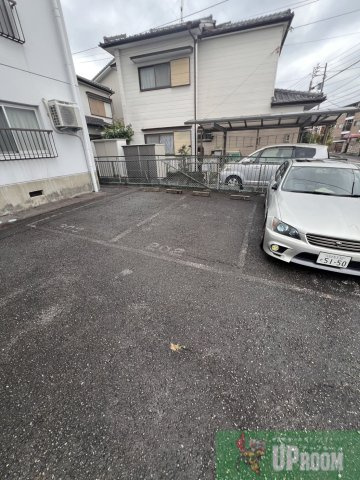 ハイツ五反田の駐車場