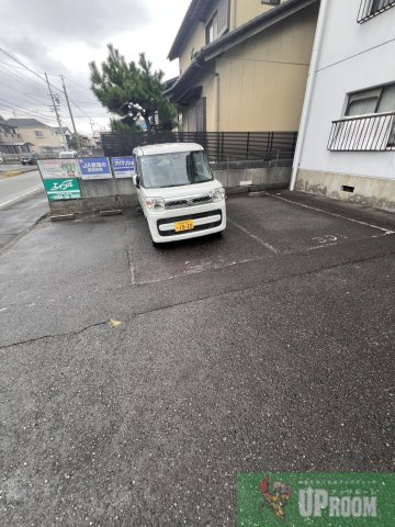 ハイツ五反田の駐車場