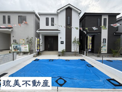 【外観】 | 那覇市具志（全7棟）E号棟 | E号棟　並列駐車3台可♪