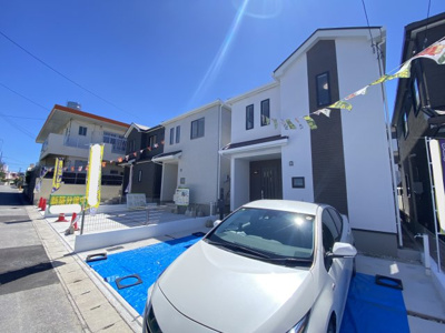 【外観】 | 那覇市具志（全7棟）E号棟 | E号棟　並列駐車3台可♪