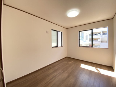 【洋室】 | 那覇市具志（全7棟）E号棟 | E号棟　洋室6.5帖＋収納付き♪