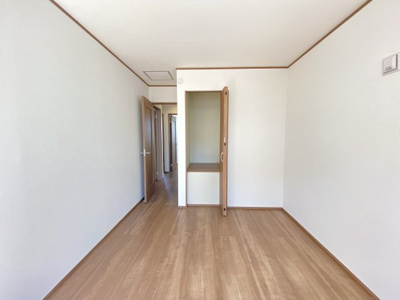 【収納】 | 那覇市具志（全7棟）E号棟 | E号棟　洋室6.5帖＋収納付き♪