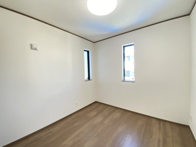 【洋室】 | 那覇市具志（全7棟）E号棟 | E号棟　洋室4.75帖＋CL付き♪