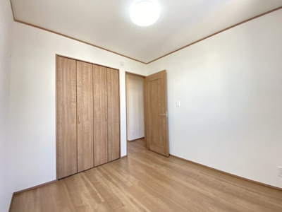 【洋室】 | 那覇市具志（全7棟）E号棟 | E号棟　洋室4.5帖＋CL付き♪