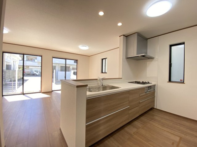 【キッチン】 | 那覇市具志（全7棟）E号棟 | E号棟　使いやすいシステムキッチン♪