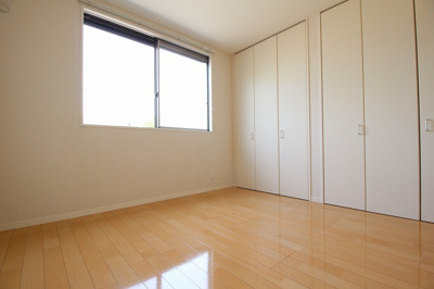 【居間・リビング】 | パルテール１号館 | こちらのリビングで趣味の時間をお楽しみください