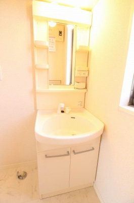 【洗面所】 | パルテール１号館 | 広い洗面スペース