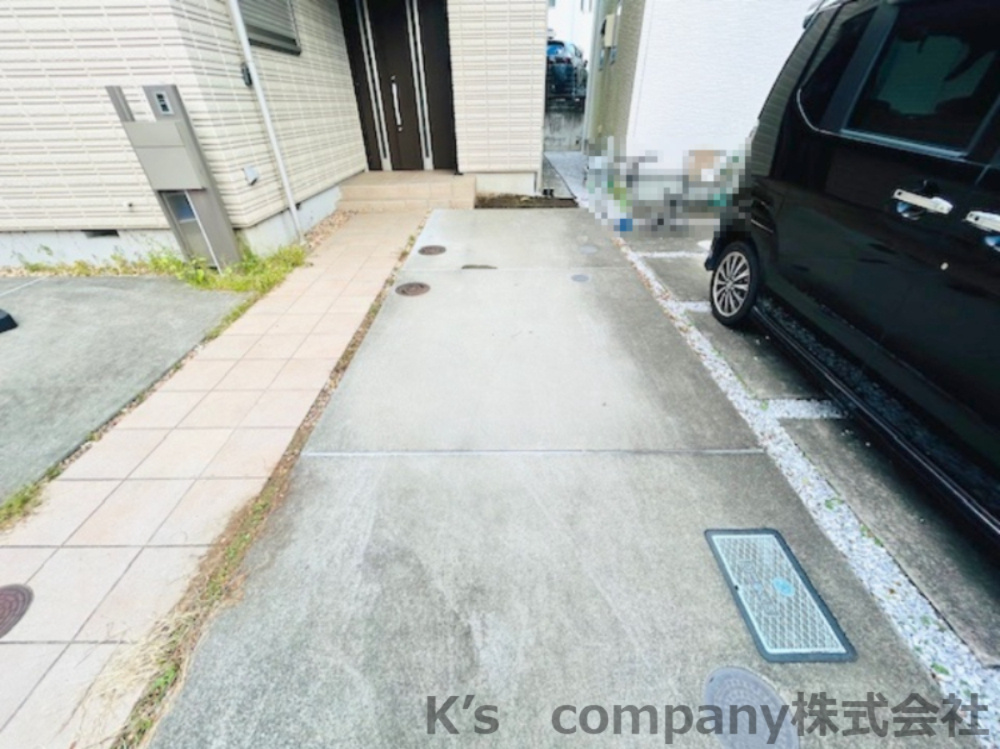 ●茅ヶ崎市菱沼1丁目　中古戸建の外観|玄関までのアプローチ♪☆