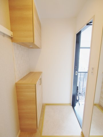 サントークKの玄関|※写真はリノベした別部屋のものです。