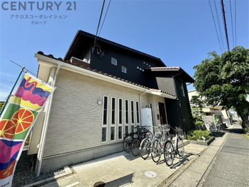 オートロック付きで外部からの出入りがなく安心です♪