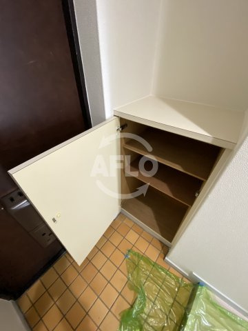 ローズコーポ天満東の玄関|ローズコーポ天満東　下駄箱