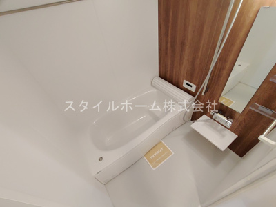 【浴室】 | メゾン・ド・エール | 同建物内別部屋の写真です。