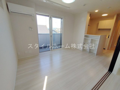 【居間・リビング】 | メゾン・ド・エール | 同建物内別部屋の写真です。