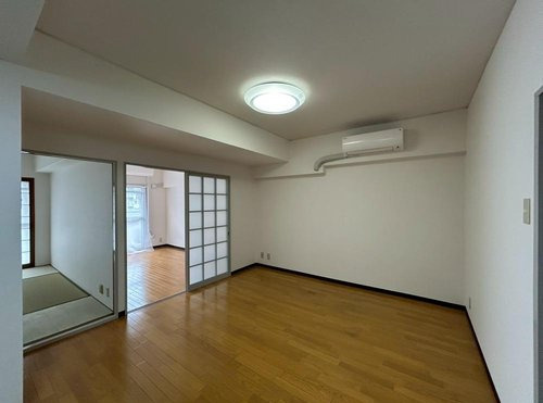 朝日プラザ緑橋　2階の居間・リビング