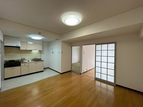 朝日プラザ緑橋　2階の居間・リビング