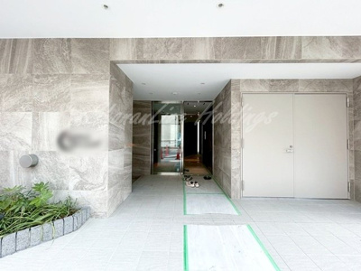 【エントランス】 | Geminos CHIGASAKI | 清潔感のあるエントランスです♪