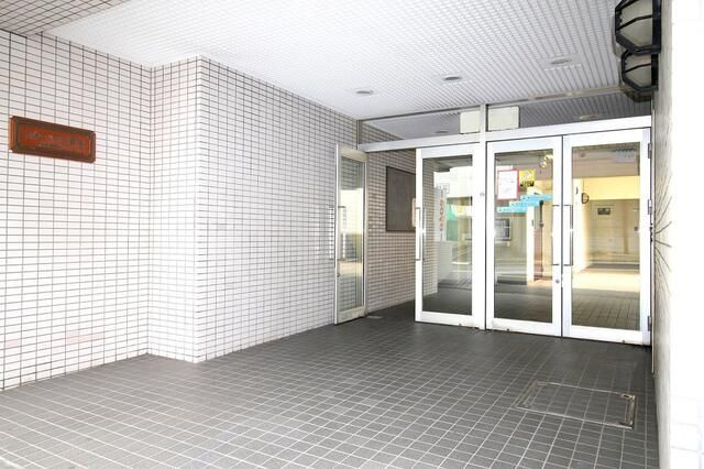 スターハイツ瀬谷のエントランス