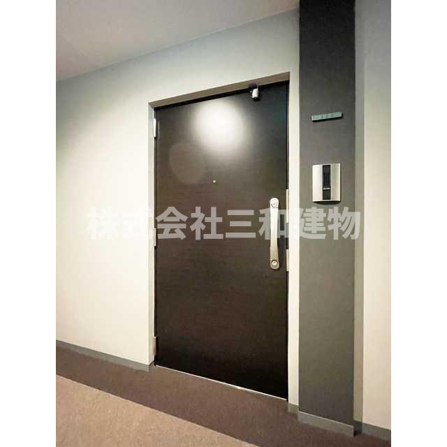 プライムガーデン若木の玄関