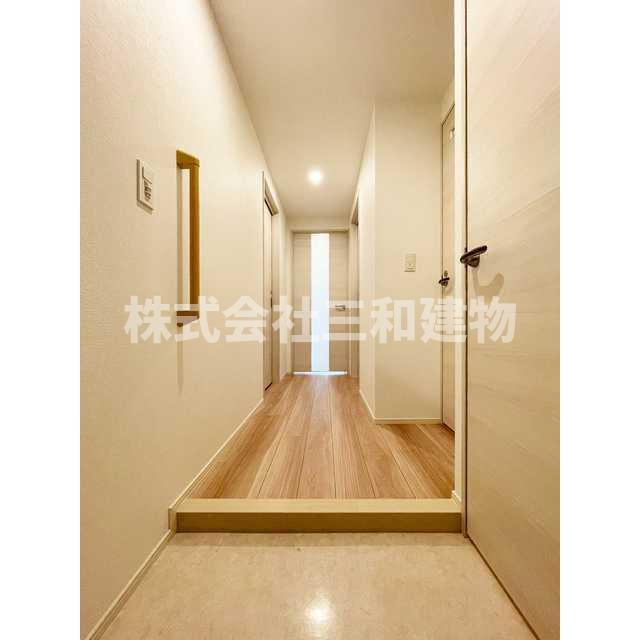 プライムガーデン若木の玄関