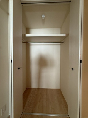【収納】 | 【新築】Nalu Avion/ナル・アヴィオン | 洋室4.5帖のお部屋にあるクローゼットです♪洋室のお部屋それぞれにクローゼットがあると便利ですね！