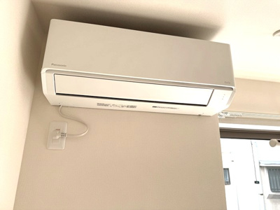 【設備】 | 【新築】Nalu Avion/ナル・アヴィオン | 暑い夏や寒い冬に大活躍！リビングダイニングキッチンにエアコン付きです☆冷暖房完備で1年中快適に過ごせます♪