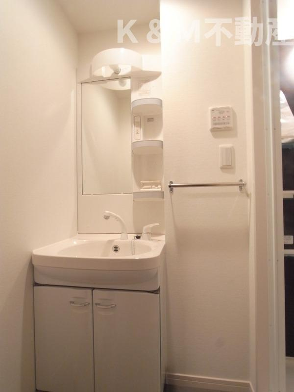 リブリ・南柏の独立洗面台|独立洗面台あり、毎朝おしゃれに忙しい女性の方におすすめです