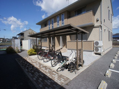 【その他共用部分】 | プライムコートA | 屋根付きの駐輪場があります♪