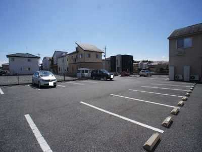 【駐車場】 | プライムコートA | 駐車場2台込みです♪