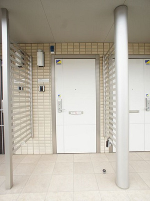 【玄関】 | プライムコートA | おしゃれな玄関前