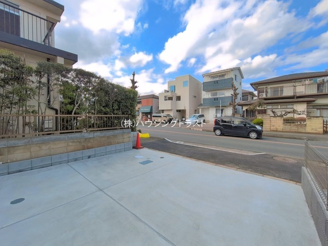 仲介手数料無料　ハートフルタウン所沢市中新井３丁目885番・新築全２棟の駐車場