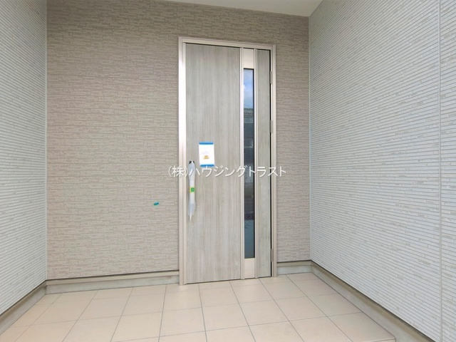 仲介手数料無料　ハートフルタウン所沢市中新井３丁目885番・新築全２棟の玄関