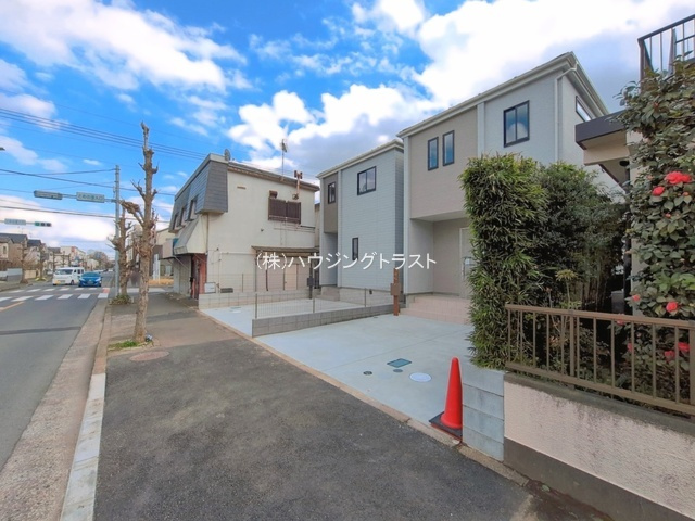 仲介手数料無料　ハートフルタウン所沢市中新井３丁目885番・新築全２棟の前面道路含む現地写真