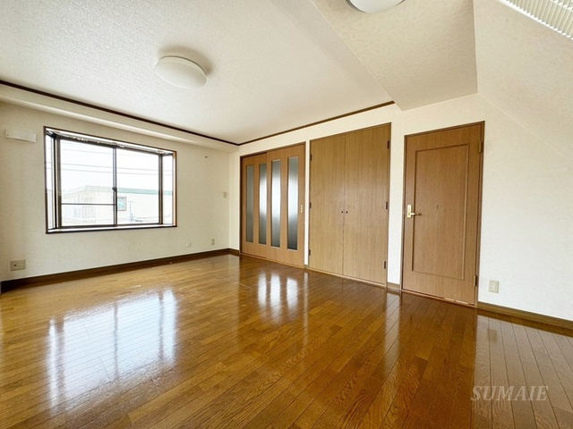 エスポアールの居間・リビング|広々12畳のリビングです☆