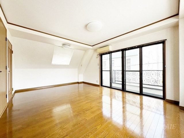 エスポアールの居間・リビング|明るい洋室です☆