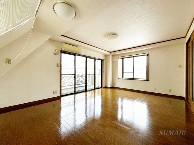 エスポアールの寝室|2面採光です☆