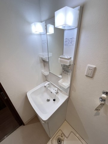大阪市都島区内代町１丁目の賃貸マンションの独立洗面台