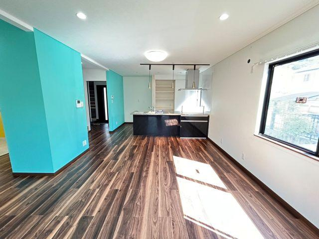 春野町南ヶ丘　中古戸建の居間・リビング|LDK　21.5帖