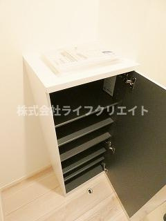 ヒルズ豊田の玄関