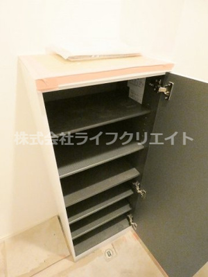 【玄関】 | ヒルズ豊田 | ※102.206.306号室タイプの建築中写真。