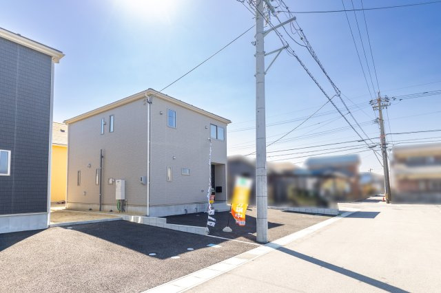 鈴鹿市長太栄町2丁目《2号棟》の外観