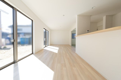 【居間・リビング】 | 鈴鹿市長太栄町2丁目《2号棟》